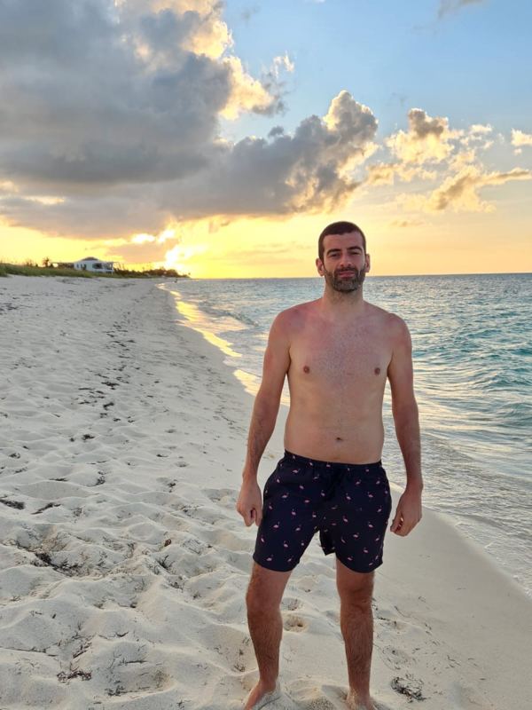 Martín antes de empezar la asesoría con Jota: foto inicial de su transformación física